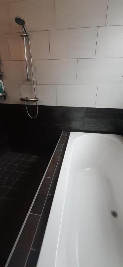 Charlotte, Not For Parties, Not A Hotel, Room With Shared Bathroom, No Kitchen อัมสเตอร์ดัม ภายนอก รูปภาพ